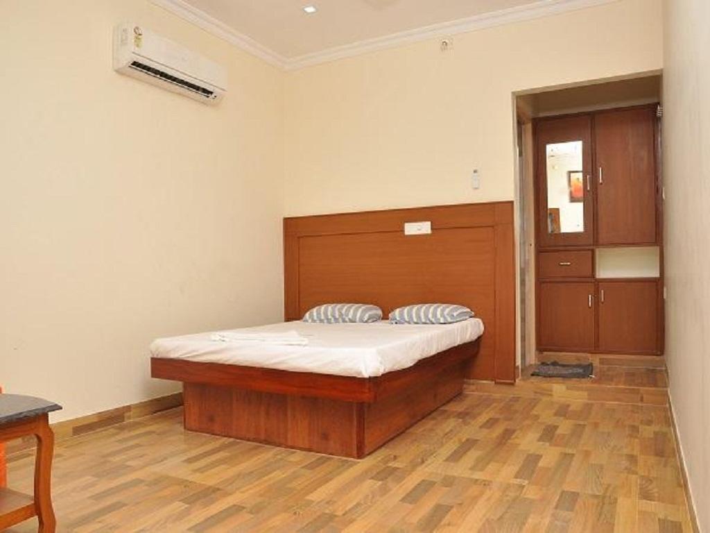 Metro Altis Lodge Erode Exterior photo