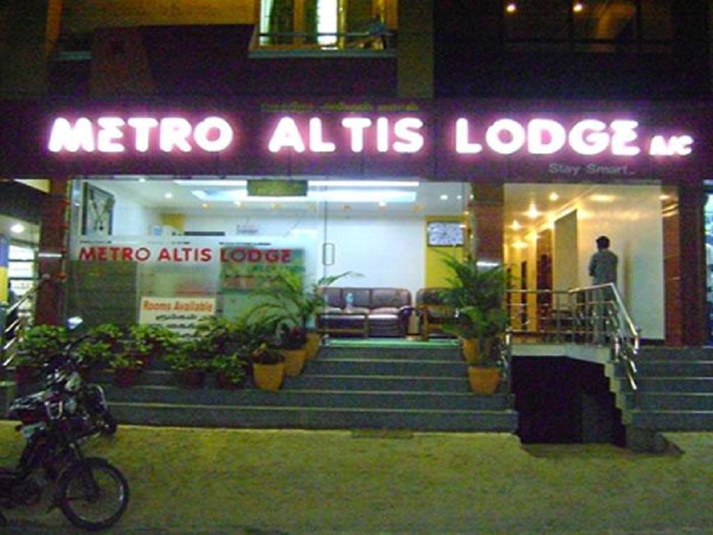 Metro Altis Lodge Erode Exterior photo